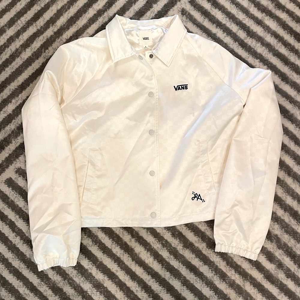 Vans Off the Wall Heart Lizzie Armanto Coaches
Jacket Snap Button Cropped
Cute